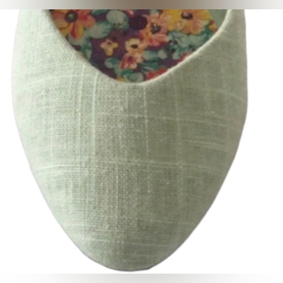 Linen Flats, Size 9. Lovely summer breathable flats in light green. Brand new. - Picture 3 of 9